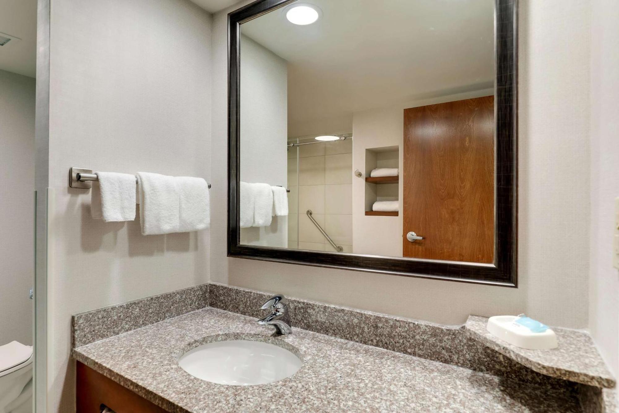 Drury Inn & Suites Birmingham Lakeshore Drive Dış mekan fotoğraf