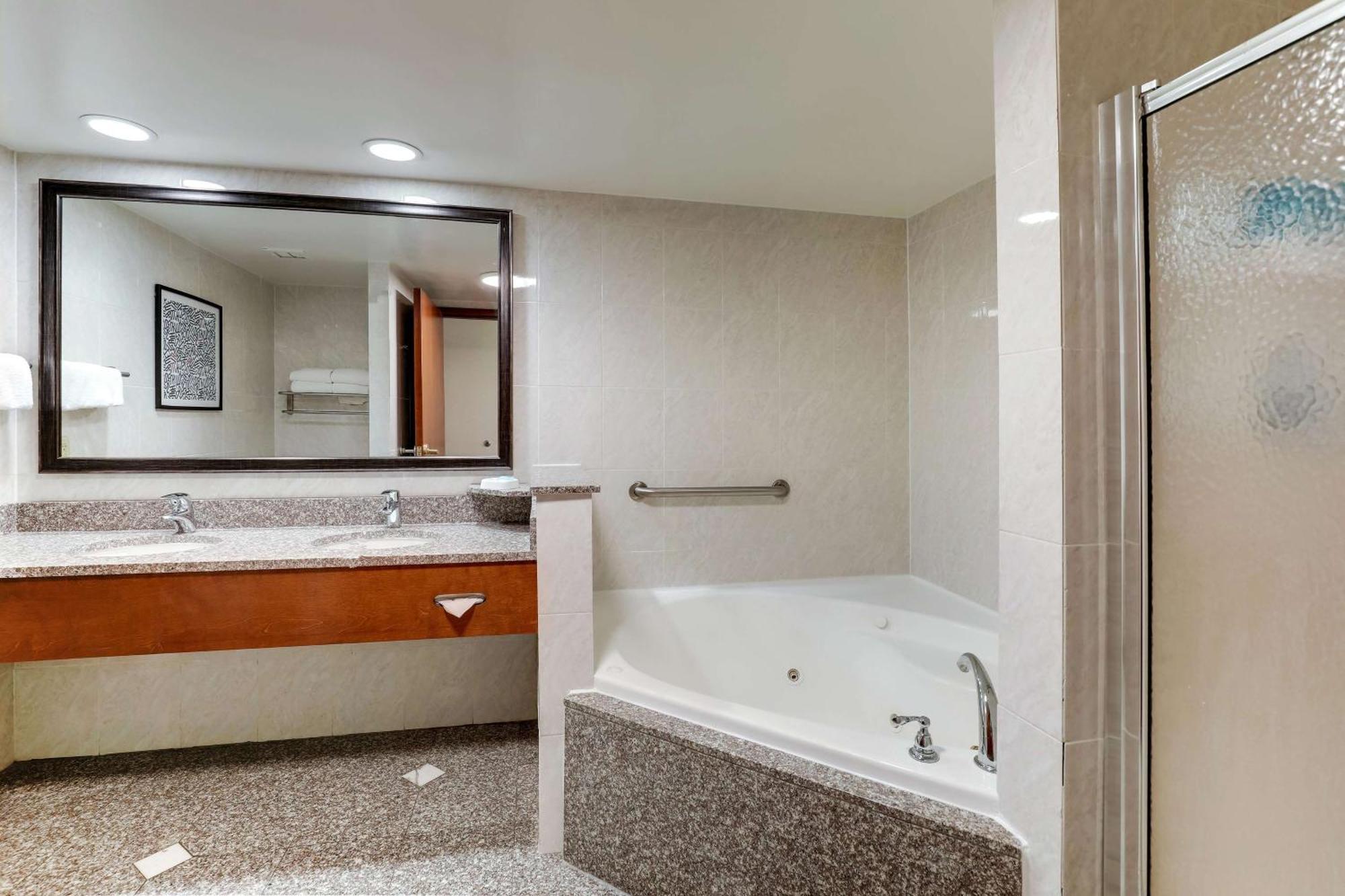 Drury Inn & Suites Birmingham Lakeshore Drive Dış mekan fotoğraf